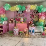 Leia mais sobre o artigo Magali Rosa Painel Redondo com Painel Casado e Oval – Arco de Balões Orgânico