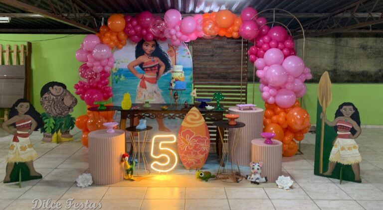 Leia mais sobre o artigo Moana Adulta Painel Romano/Oval – Trabalho de Bolas Com Arco Orgânico