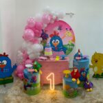 Leia mais sobre o artigo Galinha Pintadinha Rosa Painel Redondo – Trabalho de Bolas Com Arco Orgânico