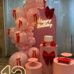 Leia mais sobre o artigo 13 Anos Rosa e Vermelho com Laço – Trabalho de Bolas Com Arco Orgânico