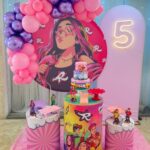 Leia mais sobre o artigo Emily Vick Painel Redondo e Oval – Arco Pronto Pegue e Monte Álbum I